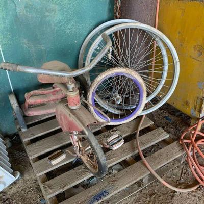 3035	

Vintage Trike and 3 Bicycle Wheels and Tires
Vintage Trike and 3 Bicycle Wheels and Tires