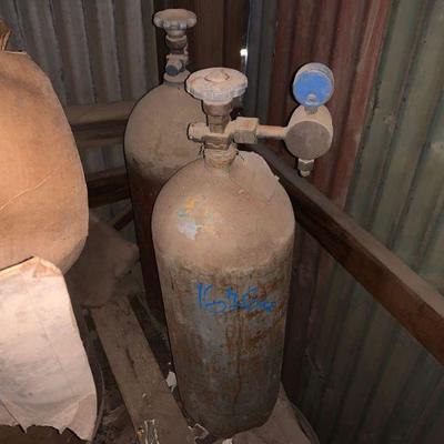 1676	

2 Welding Tanks
2 Welding Tanks