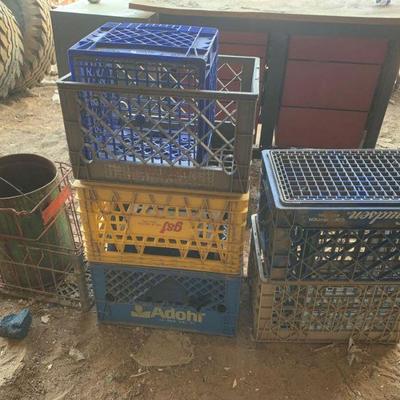 3011	

10 Crates and 1 Bucket
2 Vintage Wire Crates 8 Plastic Crates 1 Metal Bucket