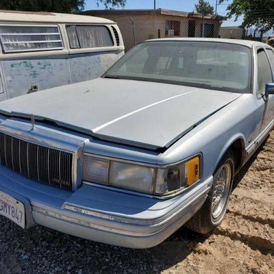 530	

1992 Lincoln Town Car
Vehicle has back fees due. Title not in hand, we will need to process a duplicate title for out of state...