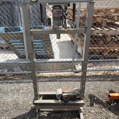 17137	

Central Mechinery 20 Ton Shop Press
Central Mechinery 20 Ton Shop Press Approximately 62