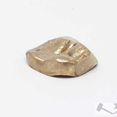 600	

22k Gold Tooth Cap, 2.4g
Weighs Approx 2.4g