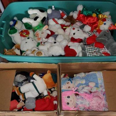 6500: Tote with stuffed Animals and Dolls