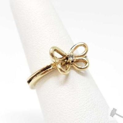 627	

14k Gold Butterfly Ring with Center Diamond - 2.5g
 Approx Size 5.5, weighs approx 2.5g
