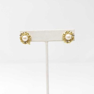 631	

14k Gold Pearl Stud Earrings with Accent Diamonds - 5.3g
 Weighs 5.3g. Each earring includes 2 diamonds 