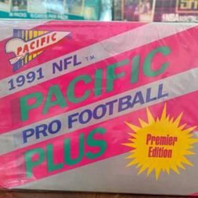 SEALED BOX - 1991 NFL Pacific Pro Football Plus Premier Edition - Barry Sanders - John Elway - Brett Favre RC - Marino