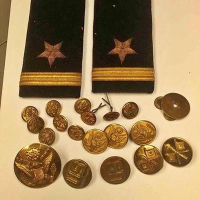 https://www.ebay.com/itm/114185492881	AB0212 VINTAGE MILITARY LOT OF PINS, BUTTONS, & SIDE BOARDS (MAJOR) Box 70 AB0212	 $20.00 	OBO
