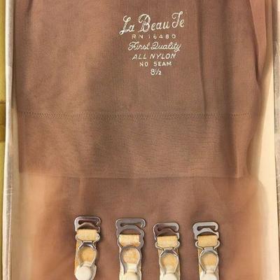 https://www.ebay.com/itm/114189782817	KB0112: La Beau dé seamless Nylon Stockings 8 1/2 with garter attatchments 	 $15.00 
