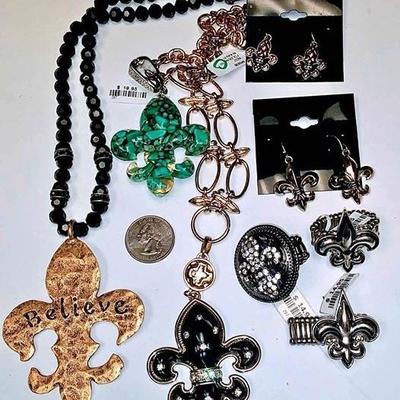 https://www.ebay.com/itm/114174500248	AB0009 COSTUME JEWELRY LOT OF EIGHT FLEUR-DE-LIS JEWELRY PCS " BELIEVE " BOX 74 AB0009...