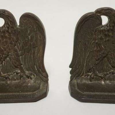 1017	PAIR OF CAST IRON AMERICAN EAGLE BOOKENDS, 6 IN HIGH
