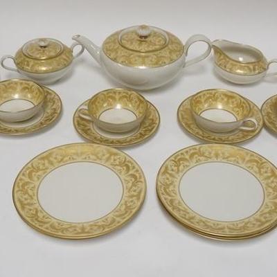 1054	21 PIECE WUNSIEDEL BAVARIA TEA & LUNCHEON SET, LUNCHEON PLATES ARE 7 1/8 IN 
