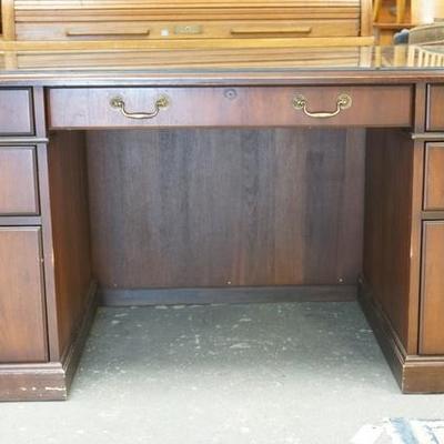 OFFICE KNEEHOLE DESK W/7 DRAWERS. 64 IN X 28 IN X 29 IN HIGH