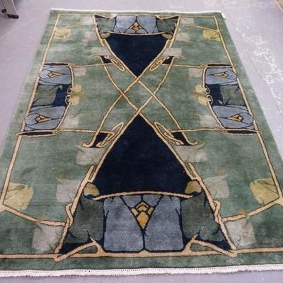 1226	GOODWEAVE AREA RUG 7 FT 4 IN X 5 FT 1 
