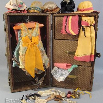 Dolls trunk and clothing