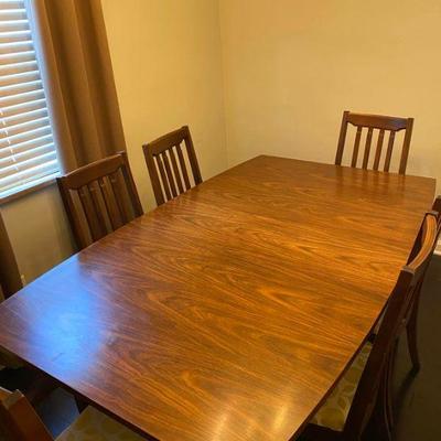 Mid Century Modern Dining Room Table and 6 Chairs