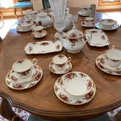 Table Set with Royal Albert, Old Country Roses