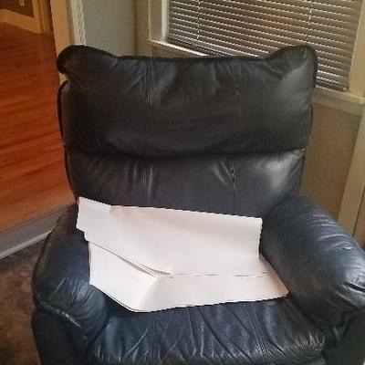 Recliner (paper in seat in photo). New photo to be posted soon.