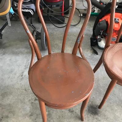 Bentwood cafe chair $18
4 available