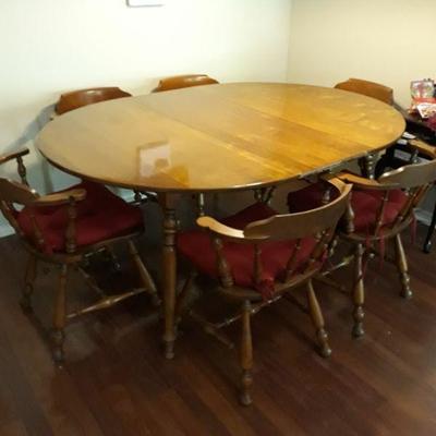 Ethan Allen maple dining table from the 1960's