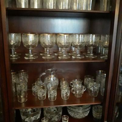 Avery large collection of Bartlett Collins Golden Grape Barrel glassware.