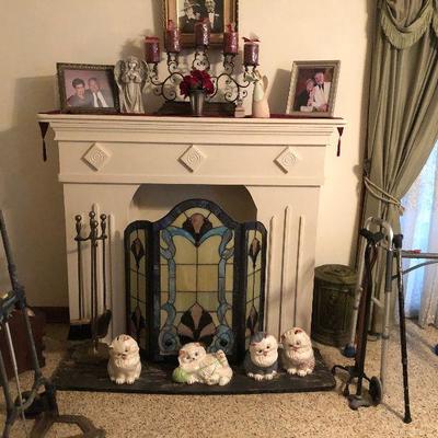 https://www.ebay.com/itm/124218824456	MD2173: Movable White Wood Electric Fireplace Mantel Local Pickup at Estate Sale	 $300.00 
