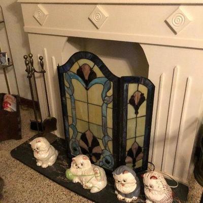 https://www.ebay.com/itm/114255192650	MD2172: Stain Glass Style Fireplace Screen Local Pickup at Estate Sale	 $150.00 
