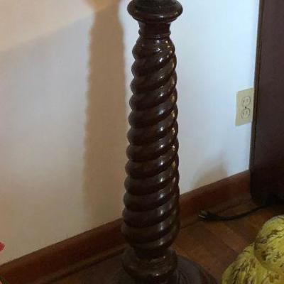 https://www.ebay.com/itm/114254465560	MD2109 Barley Twist Pedistal Column Plant Stand Antique Local Pickup $95
