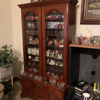 https://www.ebay.com/itm/124218752080	MD2125: Cherry Early American Display Case / Cabinet Local Pickup at Estate Sale	 $140.00...