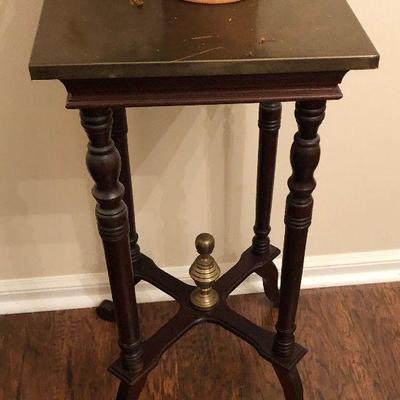 https://www.ebay.com/itm/124225514786	BU1103: Brass and Wood Plant Stand Table Local Pick	 $40.00 
