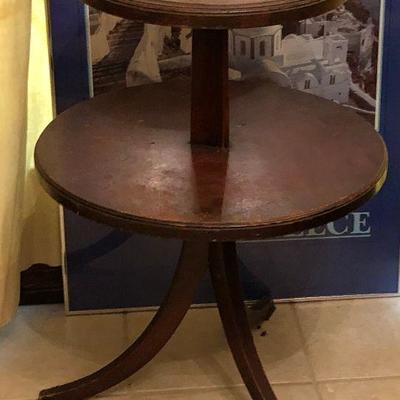 https://www.ebay.com/itm/124224119479	RG2107: Leather Top Multi Level Accent Table Local Pickup at Estate Sale
