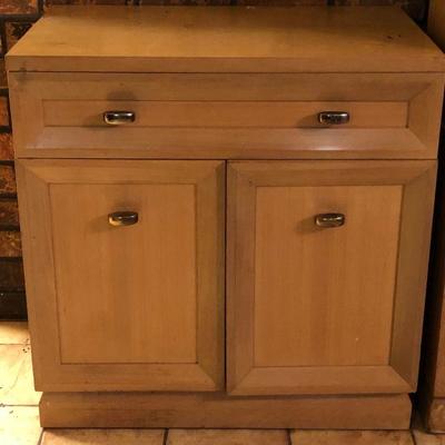 https://www.ebay.com/itm/114260158399	RG2101: Mid Century Modern Drexel Small Serving Cabinet Local Pickup at Estate Sale
