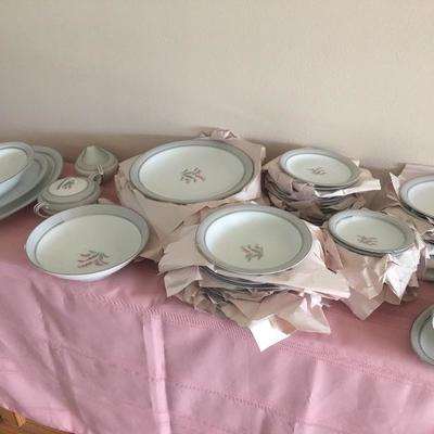 Noritake includes serving pieces