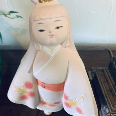 Geisha figurine