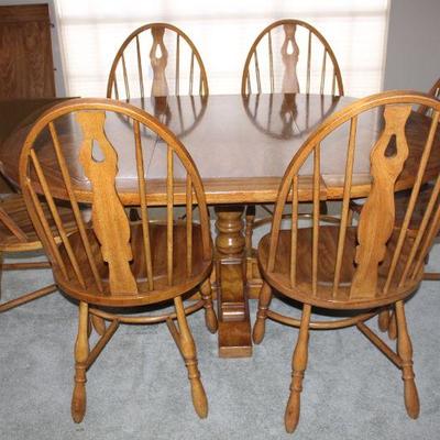 Round (44â€)Oak Pedestal Table w/2 - 20â€ Leaves and 6 Fiddle-Back Windsor Chairs