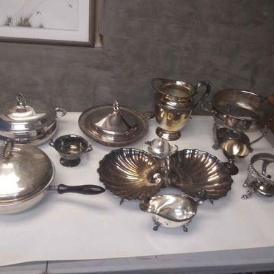 https://www.ebay.com/itm/114273770288	AB0428 ASSORTED LOT OF 11 USED VINTAGE SILVER PLATED PANS, PITCHER, WARMERS, AND OTHER PCS BOX 88	50
