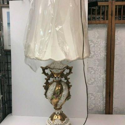 https://www.ebay.com/itm/114273772093	Cma2103: Antique Capodimonte Style Lamp w/ Flowers	120
