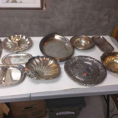 https://www.ebay.com/itm/114273767062	AB0421 ASSORTMENT OF 10 USED VINTAGE SILVER PLATED TRAYS, PLATTERS, & BOWLS. BOX 89. AB0421	50
