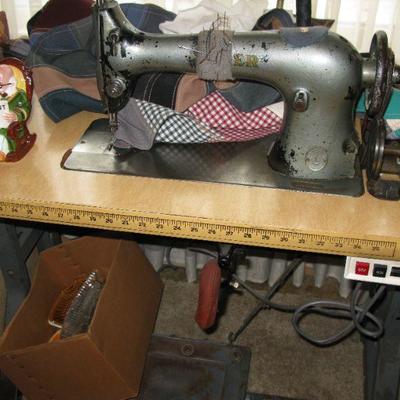 SINGER  COMMERCIAL SEWING MACHINE                              
    BUY IT NOW $ 165.00