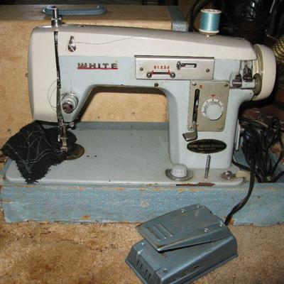 WHITE SEWING MACHINE   BUY IT NOW $ 65.00