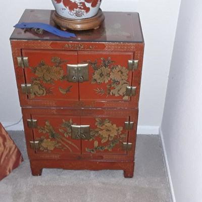 Chinese red lacquer cabinet with double working locks