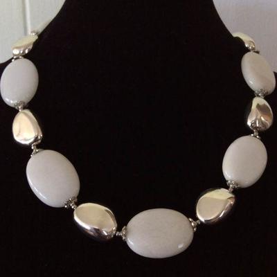 MMC055 White Onyx Necklace 