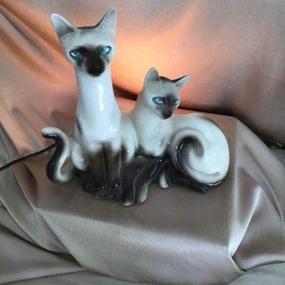 Vintage Siamese Cats Lamp