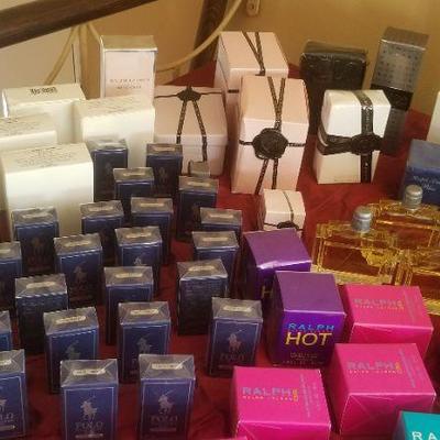 Huge selection of Designer perfumes. Huge variety!