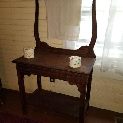 Antique/ Primitive Wash Stand $150