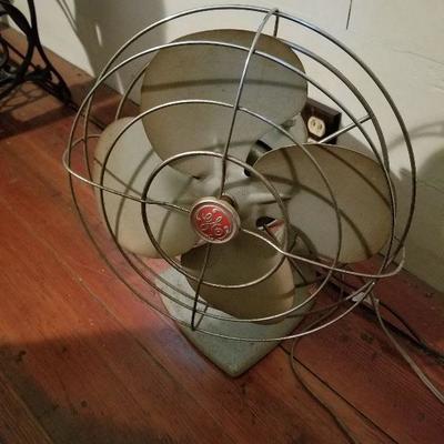 Vintage General Electric Oscillating Table Fan