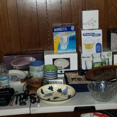 many kitchen items new in box