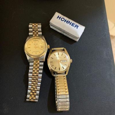 Rolex is a very good copy....not authentic!