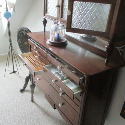Dental cabinet