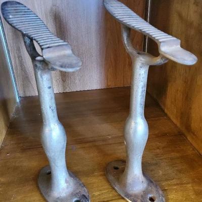 shoe shine pedestals