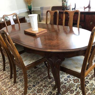 https://www.ebay.com/itm/114294903364	PR117: Antique Pad Foot Wood Dining Table with Chairs Estate Sale Local Pickup
